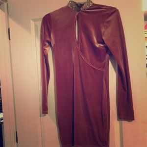 Long sleeve pink velvet jeweled collar short dress